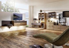 Koje1-2-KW17-Selecto100_Wohnwand_Wildeiche-Barique-geoelt_JPG-300dpi