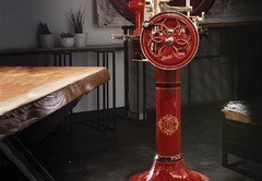 VOLANO B2 RED mit Standfuß