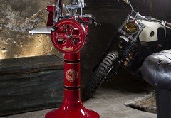 VOLANO P 15 RED mit Standfuß