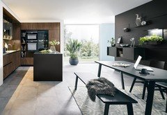 AVO-L767U_UMA-P187_HA_2022