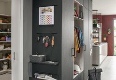 FIO-L096U_AVO-L772U_Garderobe_Orga-Wall_2022